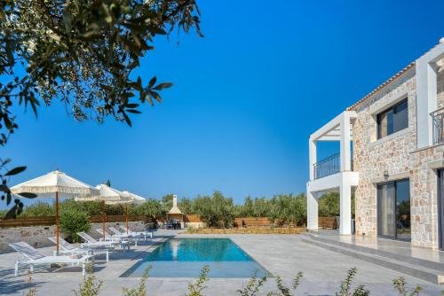 private pool villa  zakynthos tragaki