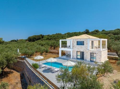 private pool villa  zakynthos tragaki